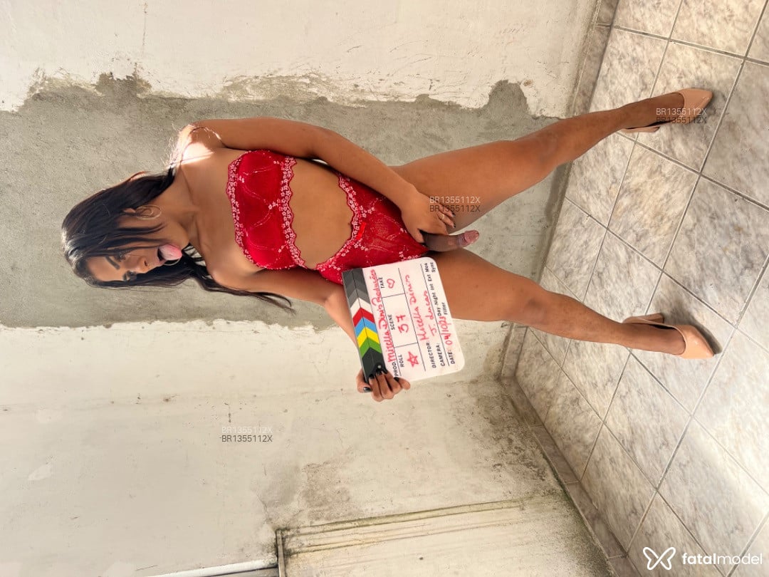 Acompanhante travesti morena (o) de olhos castanhos - Mirella Diniz