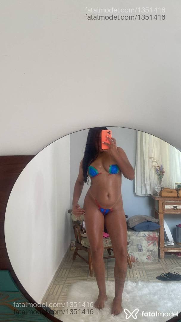 Acompanhante mulher morena (o) de olhos pretos - Jade Lima
