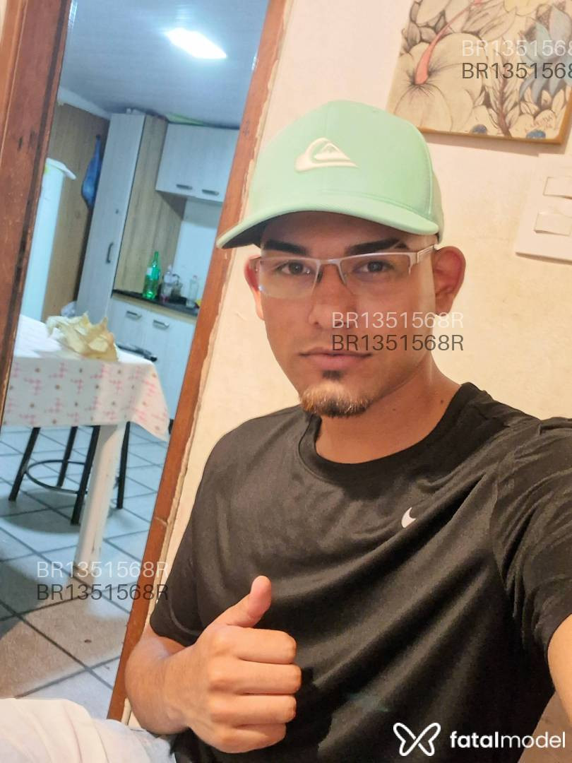 Acompanhante homem morena (o) de olhos castanhos em Florianópolis - Felipe Fernandes