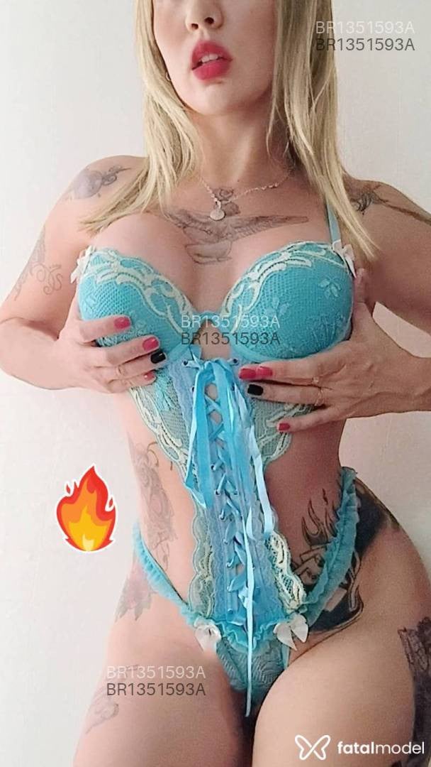 Acompanhante mulher loira (o) de olhos mel em Araranguá Acompanhante mulher loira (o) de olhos mel em Araranguá - Iza Lorii