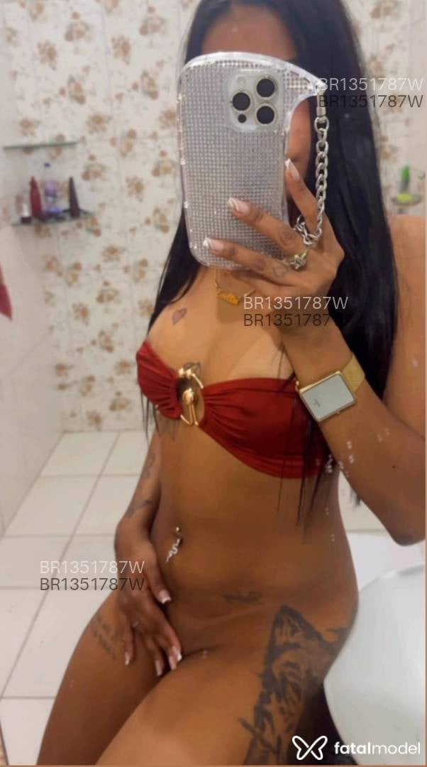 Acompanhante mulher morena (o) de olhos pretos - Tay Silva Acompanhante mulher morena (o) de olhos pretos - Tay Silva