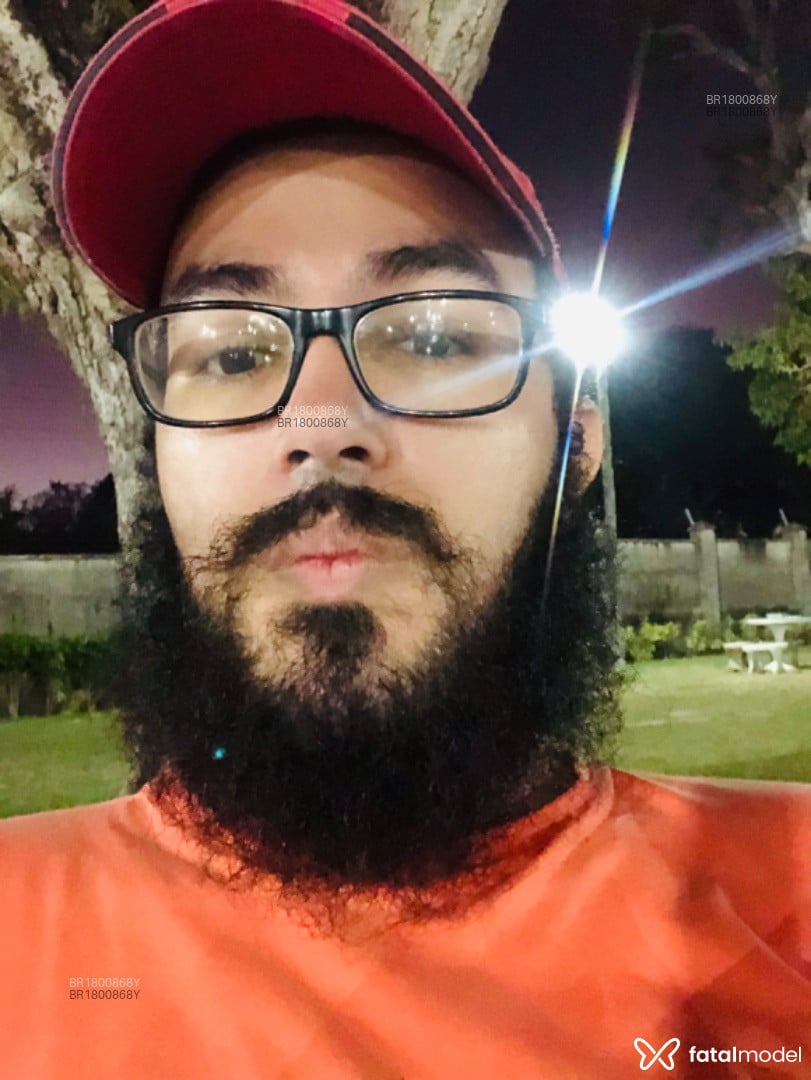 Acompanhante homem morena (o) de olhos pretos em Caucaia Acompanhante homem morena (o) de olhos pretos em Caucaia - Sellato