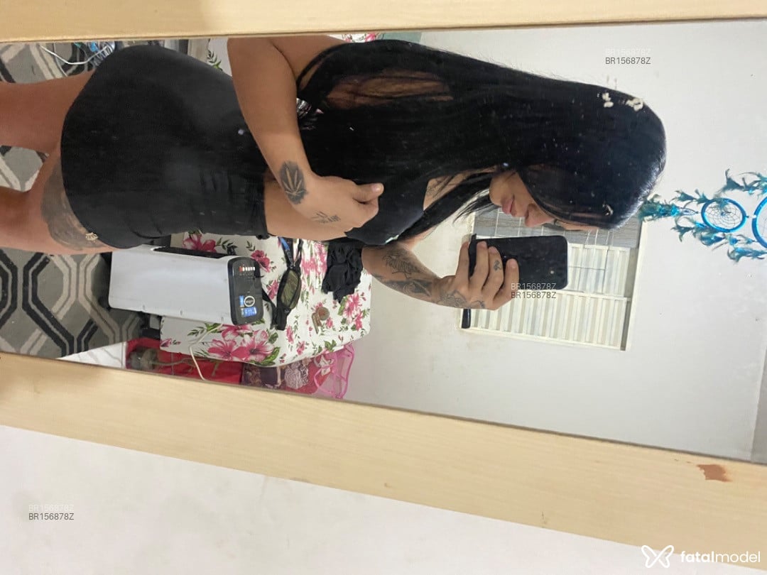 Acompanhante mulher trans morena (o) de olhos castanhos em Virtual - Japiinha