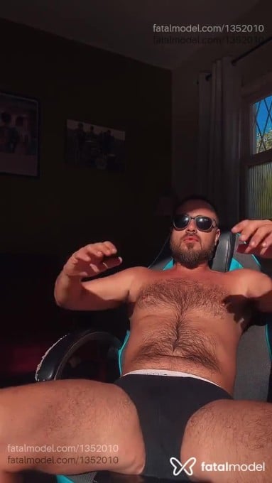 Acompanhante homem morena (o) de olhos castanhos em Virtual - Rafael Machado