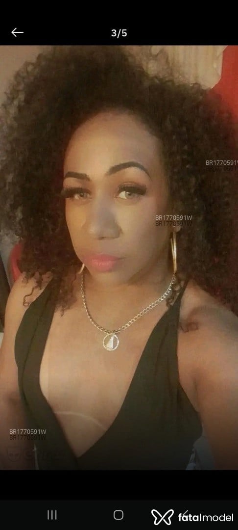 Acompanhante mulher trans morena (o) de olhos castanhos em Várzea Grande - Amanda