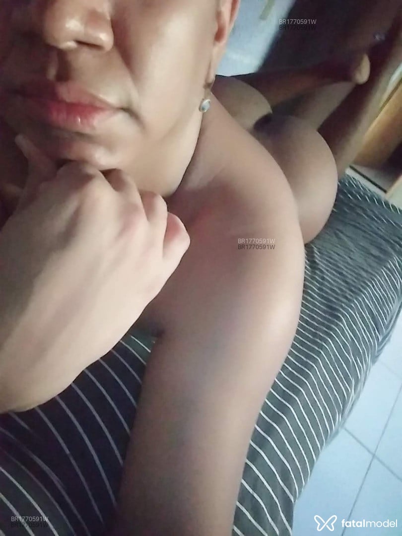 Acompanhante mulher trans morena (o) de olhos castanhos em Várzea Grande - Amanda