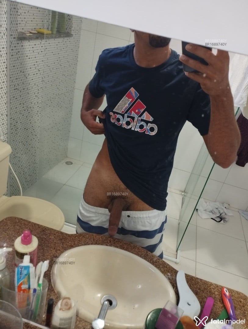 Acompanhante homem morena (o) de olhos castanhos em Angra dos Reis - SafadoRJ