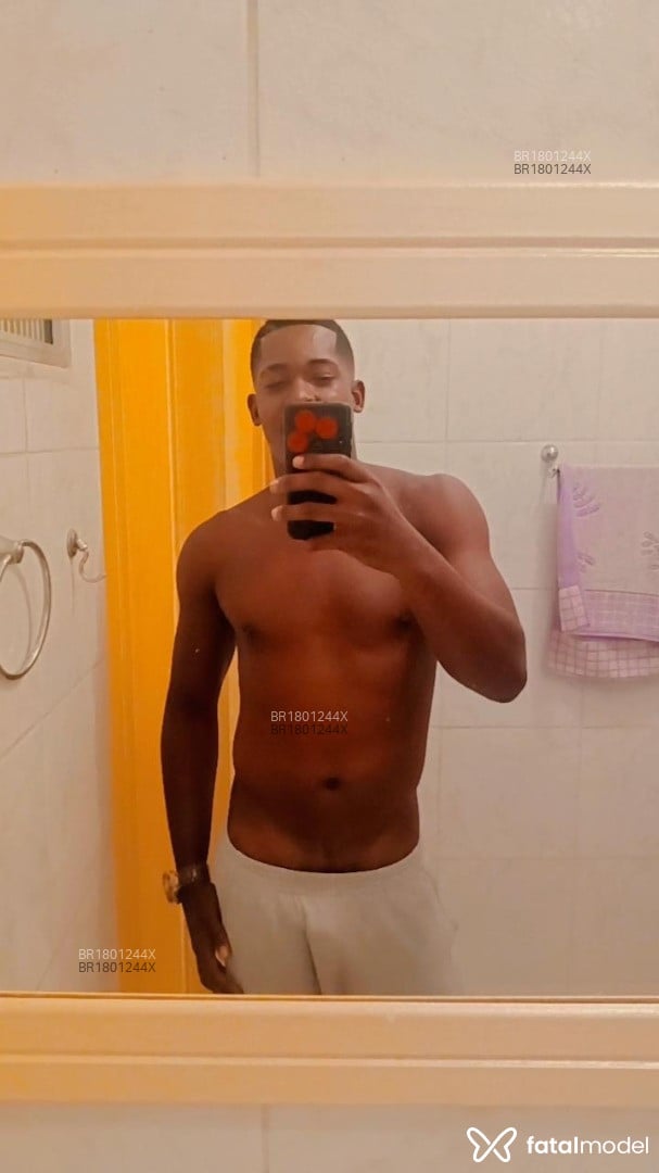 Acompanhante homem morena (o) de olhos pretos em Rio de Janeiro - Mareta Preta