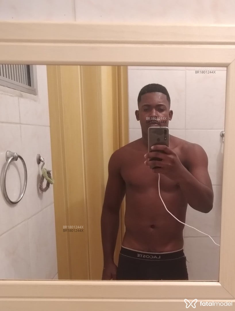 Acompanhante homem morena (o) de olhos pretos em Rio de Janeiro - Mareta Preta