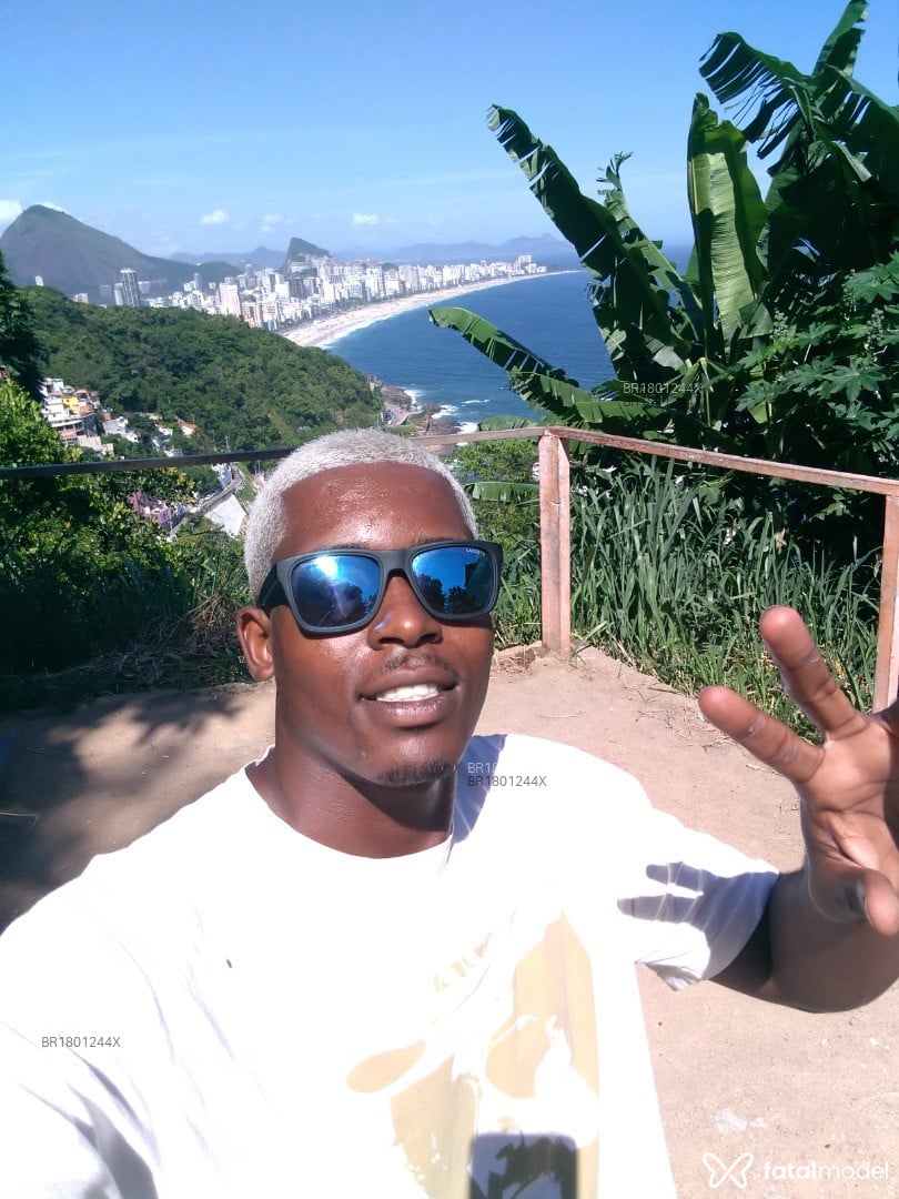 Acompanhante homem morena (o) de olhos pretos em Rio de Janeiro - Mareta Preta