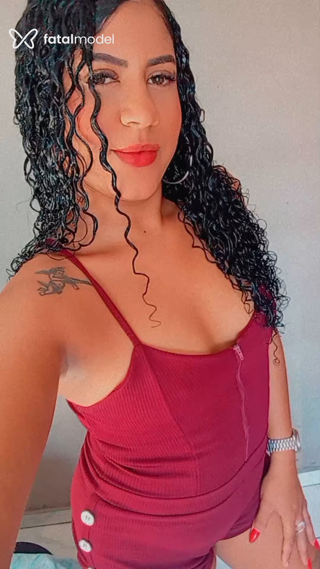 Acompanhante mulher morena (o) de olhos castanhos - Julia
