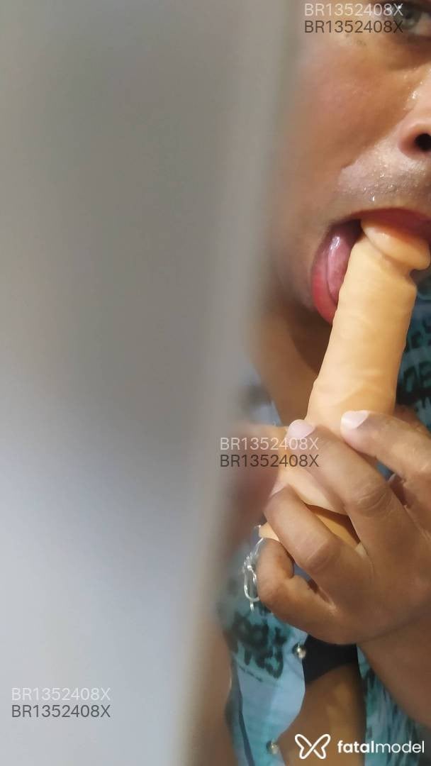 Acompanhante travesti morena (o) de olhos mel em Araguaína - Micherry Abreu