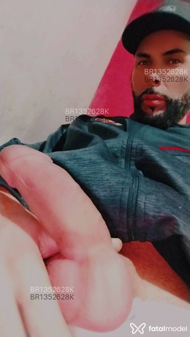 Acompanhante homem com cabelo castanho de olhos castanhos em São Paulo Acompanhante homem com cabelo castanho de olhos castanhos em São Paulo - PK DMÉL