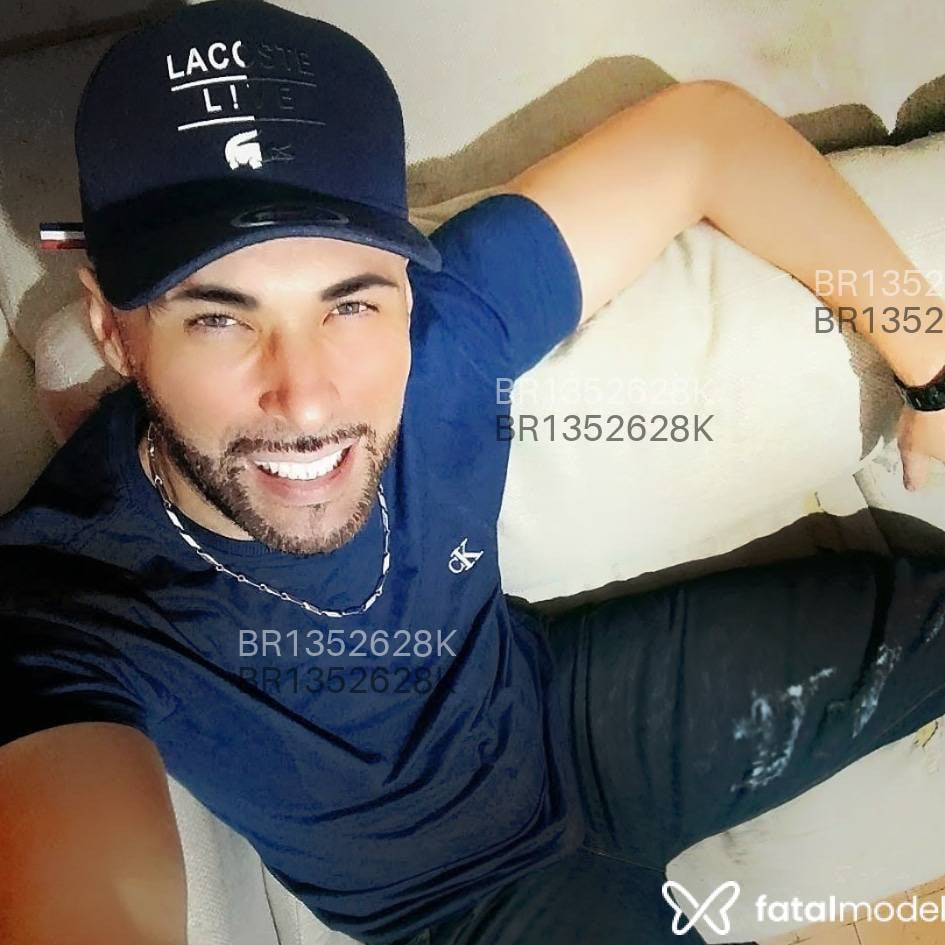 Acompanhante homem com cabelo castanho de olhos castanhos em São Paulo Acompanhante homem com cabelo castanho de olhos castanhos em São Paulo - PK DMÉL