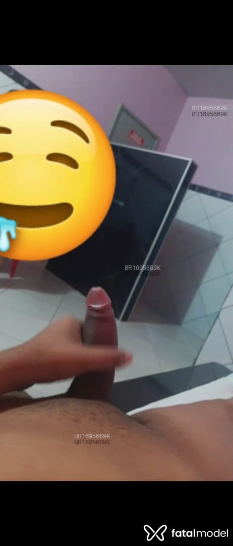 Acompanhante mulher trans com cabelo castanho de olhos pretos em Palmas - Paulinha ribeiro
