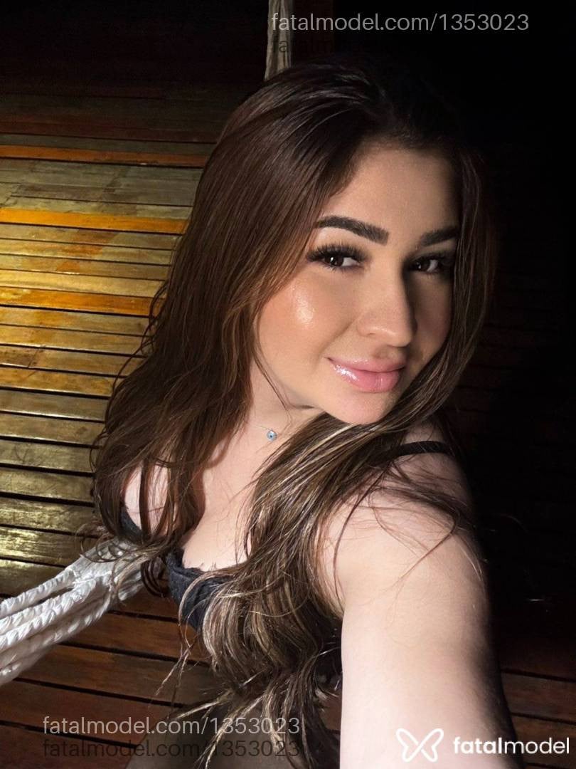 Acompanhante mulher loira (o) de olhos castanhos em Recife - Livia