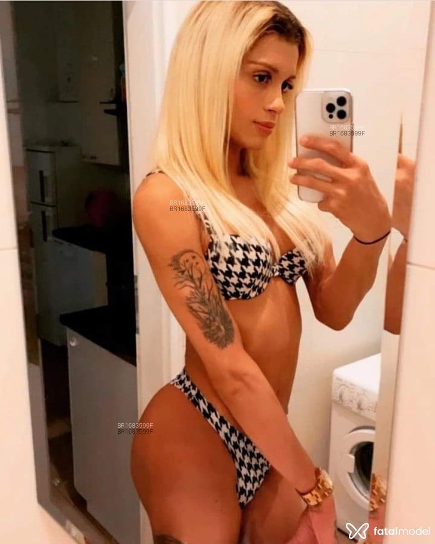 Acompanhante mulher trans loira (o) de olhos cinza em Rio de Janeiro - Michelle Duarte
