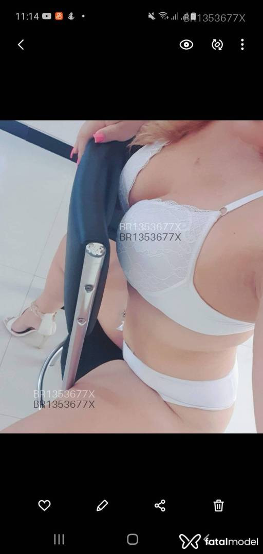 Acompanhante mulher loira (o) de olhos pretos em Passos Acompanhante mulher loira (o) de olhos pretos em Passos - Alice pinheiro