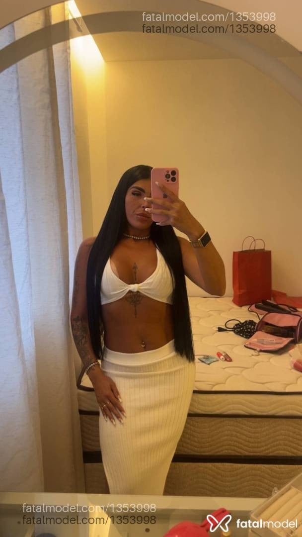 Acompanhante mulher com cabelo castanho de olhos pretos - Luísa ísis