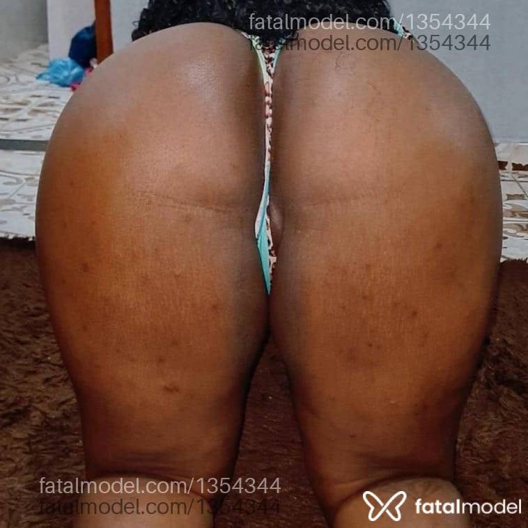 Acompanhante mulher com cabelo castanho de olhos pretos - Talita Cristina
