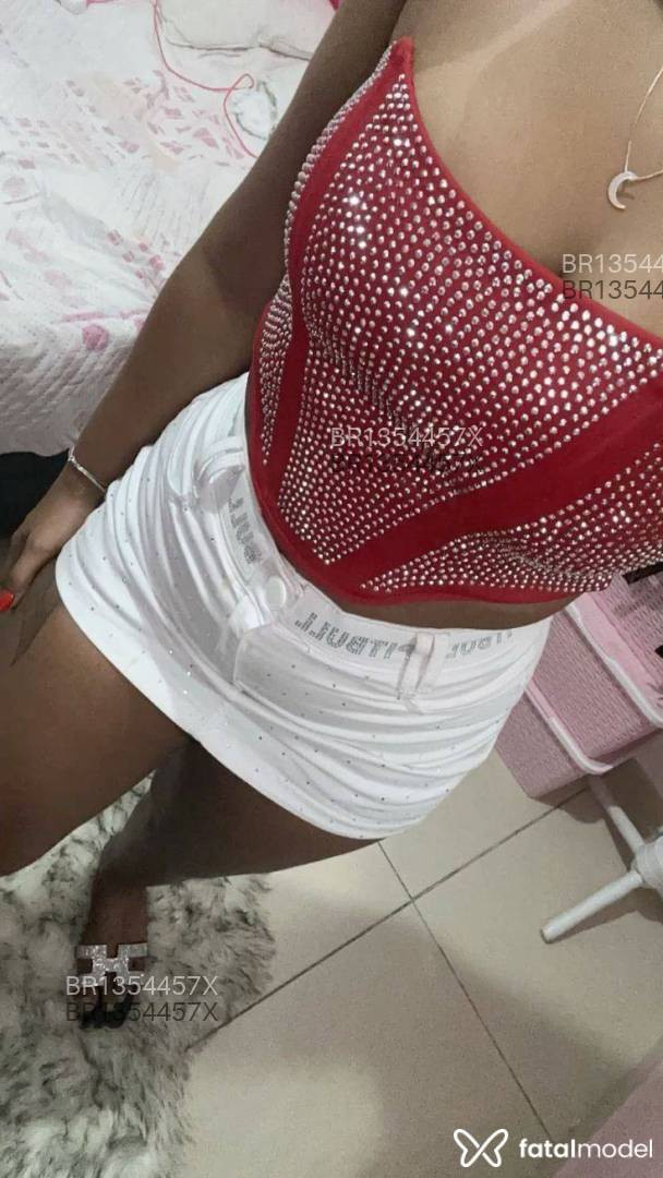 Acompanhante mulher morena (o) de olhos castanhos em Medianeira - Aline
