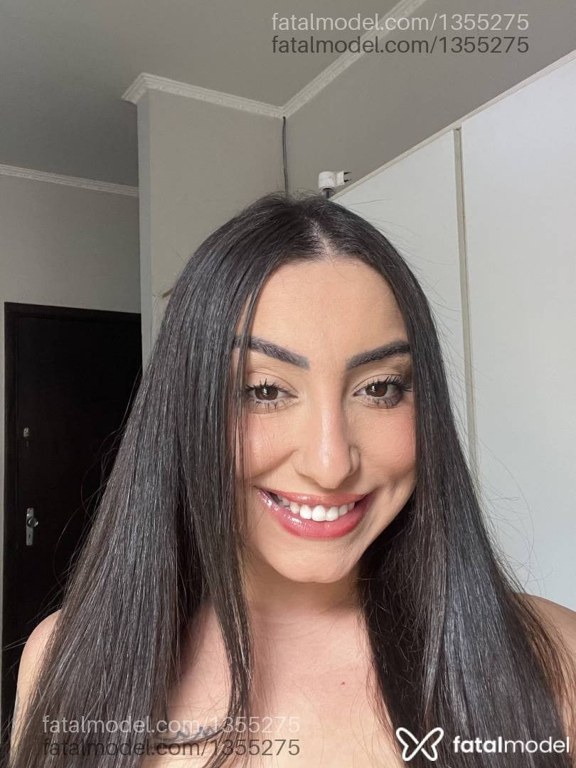 Acompanhante mulher com cabelo castanho de olhos mel - Bruna Souza
