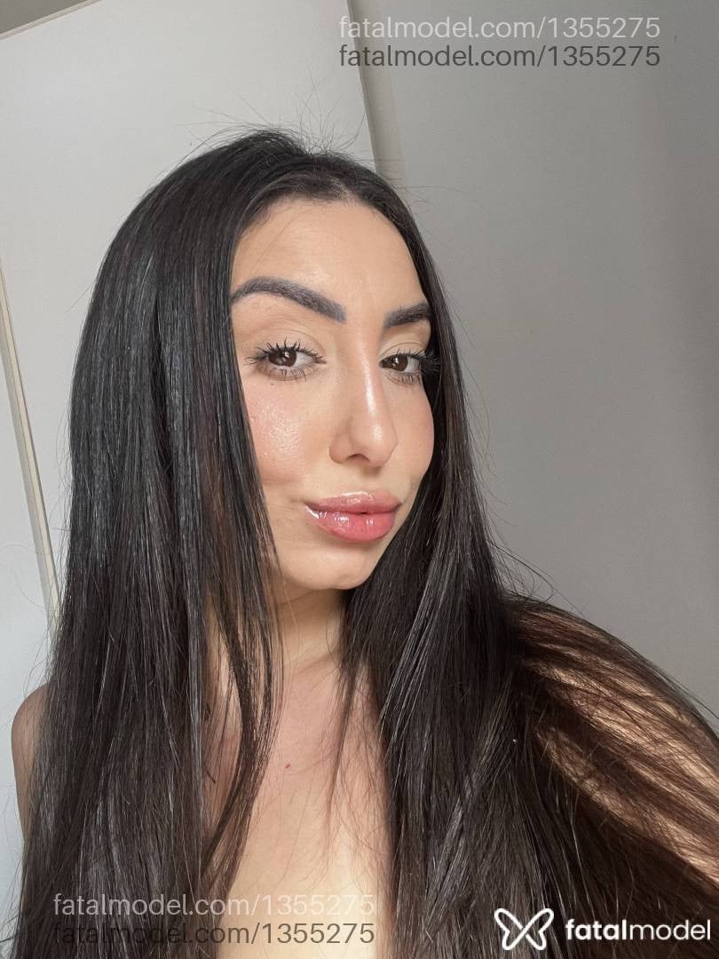 Acompanhante mulher com cabelo castanho de olhos mel - Bruna Souza
