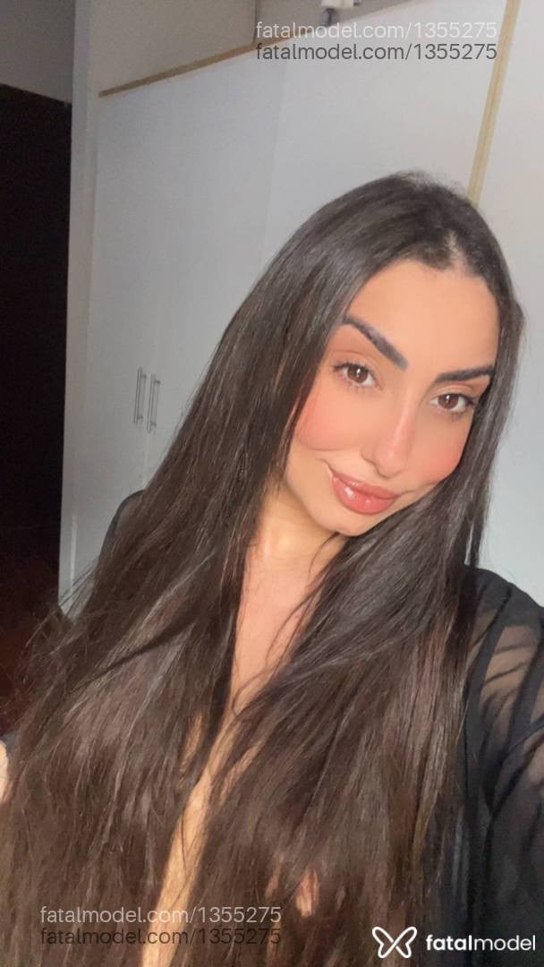 Acompanhante mulher com cabelo castanho de olhos mel - Bruna Souza