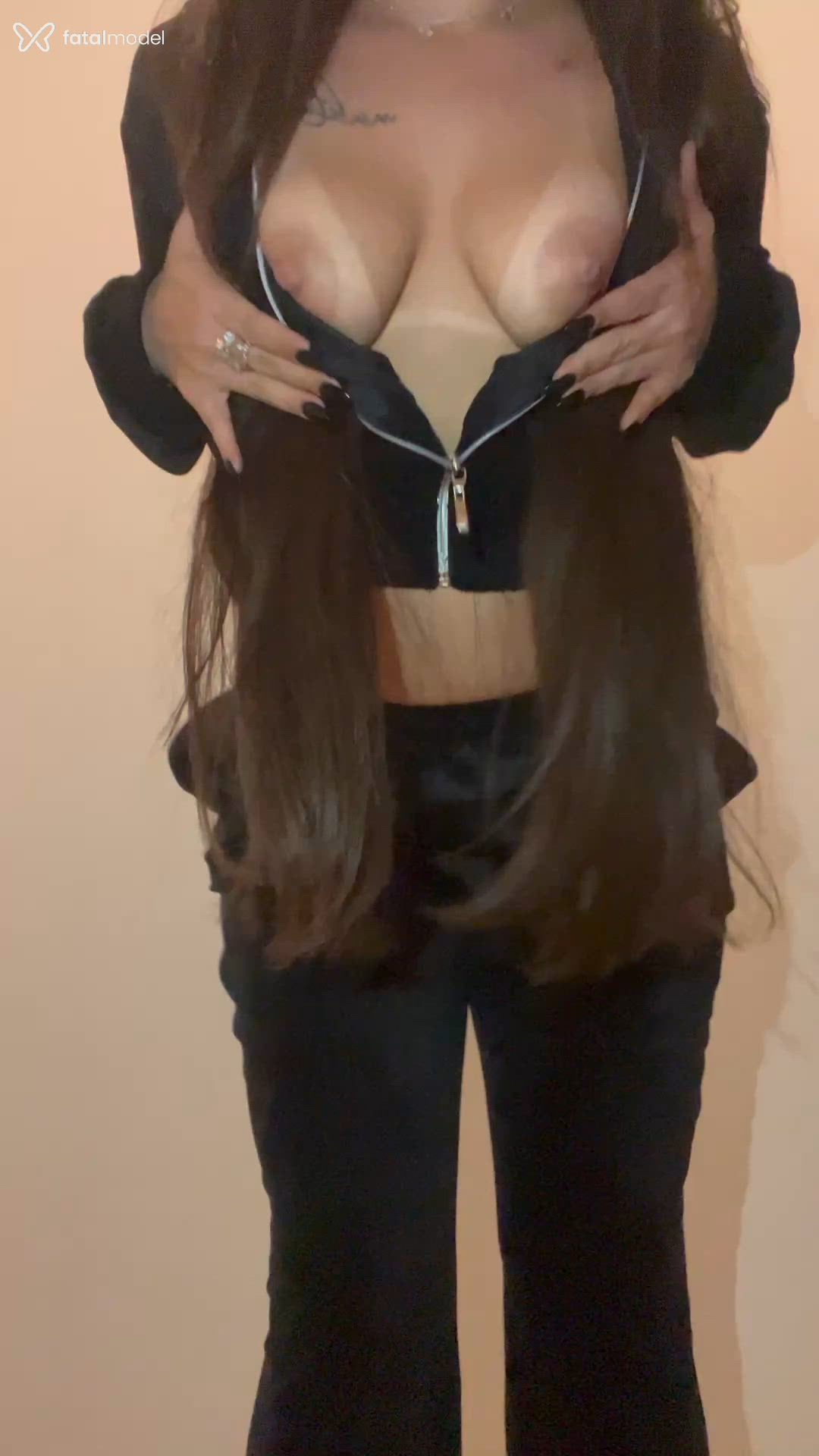 Acompanhante mulher com cabelo castanho de olhos mel em Piumhi Acompanhante mulher com cabelo castanho de olhos mel em Piumhi - Bruna Souza