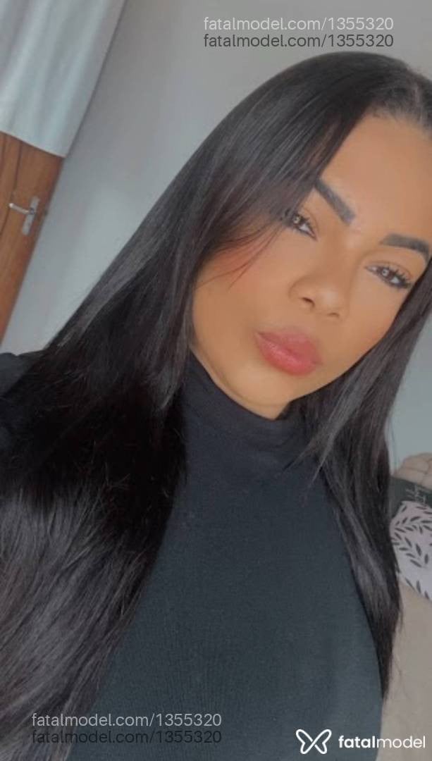 Acompanhante mulher loira (o) de olhos castanhos - Scarlettanal