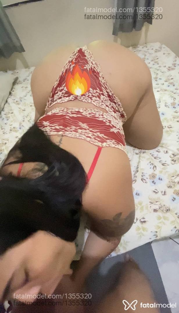 Acompanhante mulher loira (o) de olhos castanhos - Scarlettanal