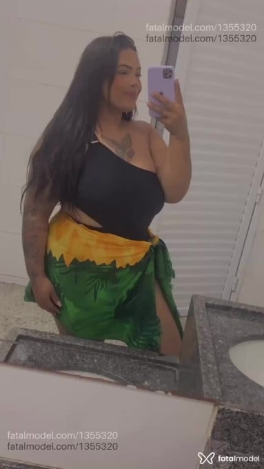 Acompanhante mulher loira (o) de olhos castanhos em Teixeira de Freitas - Scarlettanal