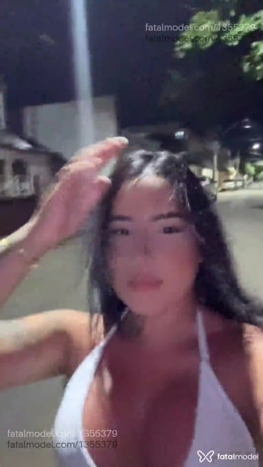 Acompanhante mulher com cabelo castanho de olhos pretos em Manhuaçu Acompanhante mulher com cabelo castanho de olhos pretos em Manhuaçu - Paola