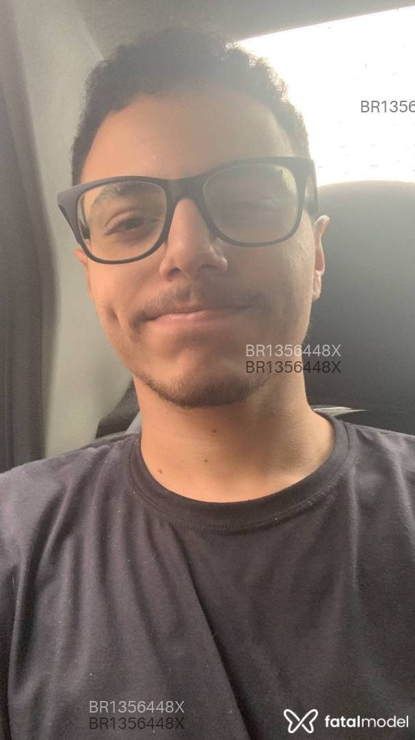 Acompanhante homem morena (o) de olhos castanhos em Betim - Bernardo