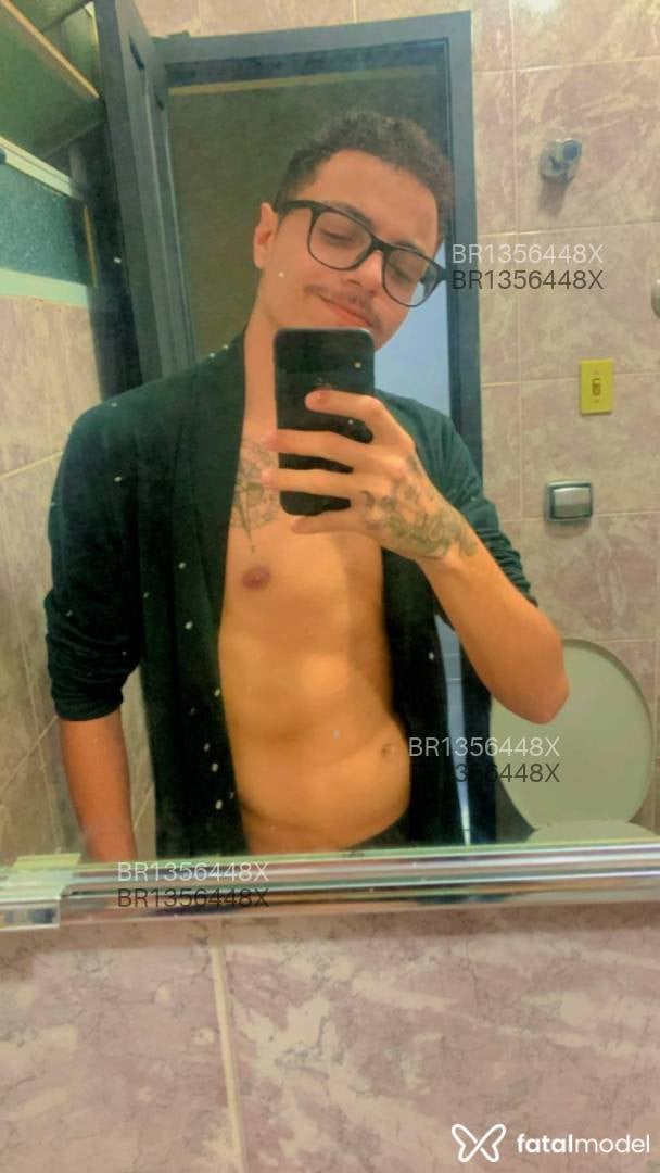 Acompanhante homem morena (o) de olhos castanhos em Betim - Bernardo