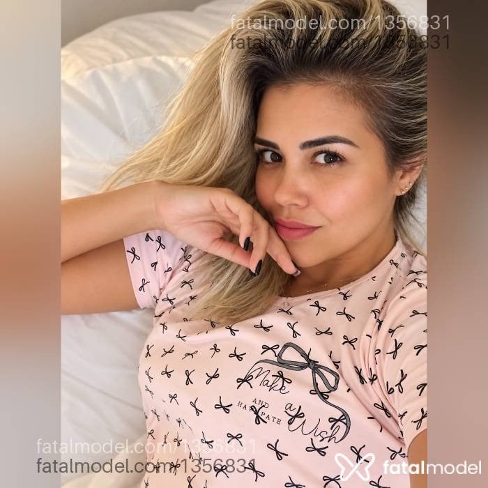 Acompanhante mulher loira (o) de olhos castanhos - Tempestade