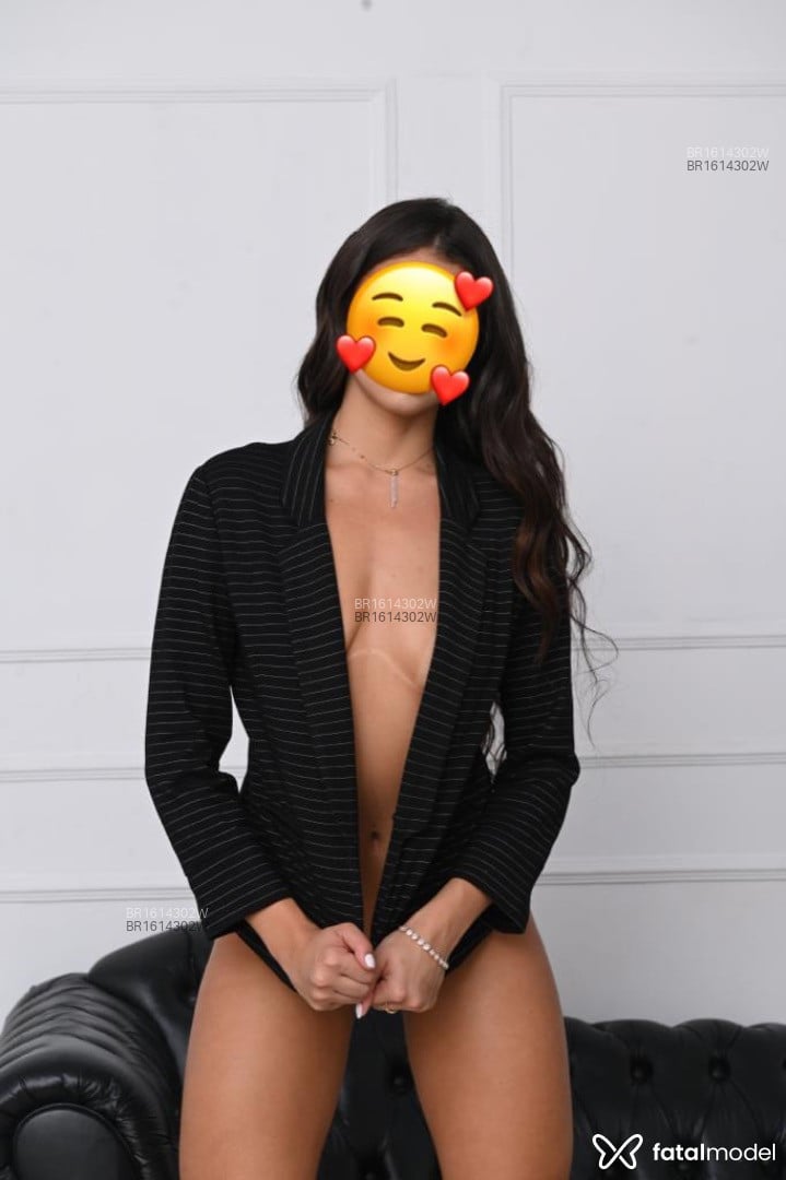 Acompanhante mulher com cabelo castanho de olhos castanhos em São Paulo - Sophie Cabral
