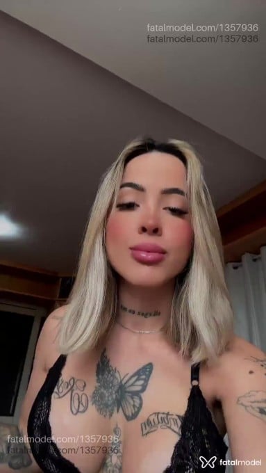 Acompanhante mulher loira (o) de olhos castanhos em Bagé Acompanhante mulher loira (o) de olhos castanhos em Bagé - Luana Ferrari