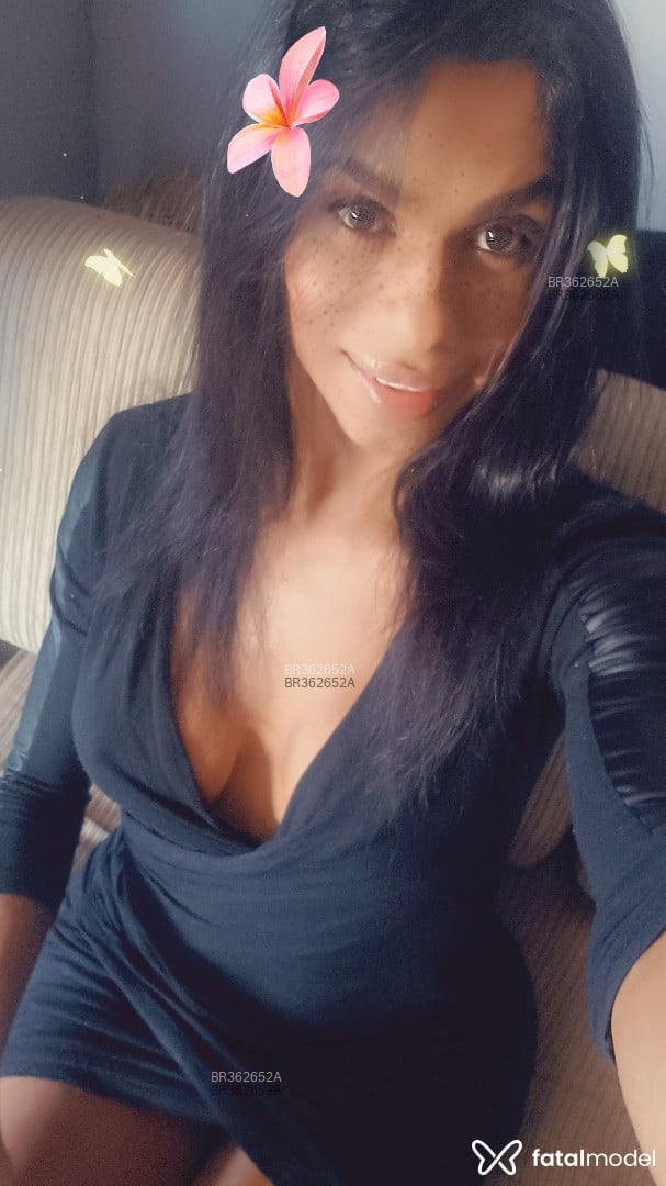 Acompanhante travesti morena (o) de olhos castanhos em Brasília - Kelly maria