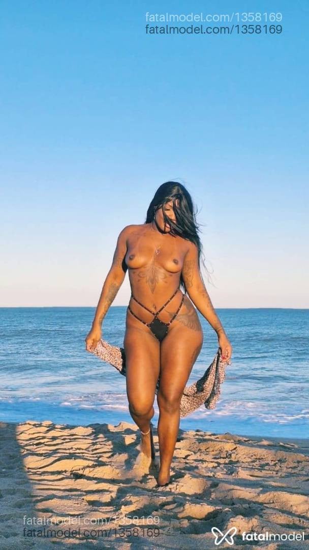 Acompanhante mulher com cabelo castanho de olhos castanhos em Armação dos Búzios Acompanhante mulher com cabelo castanho de olhos castanhos em Armação dos Búzios - Ludmilla Fox