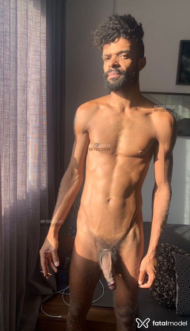 Acompanhante homem com cabelo castanho de olhos castanhos em São Paulo - Leleco