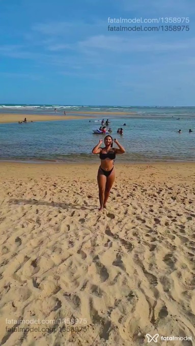 Acompanhante mulher morena (o) de olhos castanhos - Tai Acompanhante mulher morena (o) de olhos castanhos - Tai