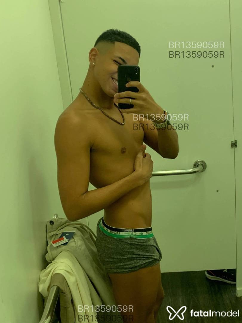 Acompanhante homem com cabelo castanho de olhos castanhos em Juiz de Fora Acompanhante homem com cabelo castanho de olhos castanhos em Juiz de Fora - Yure Martins