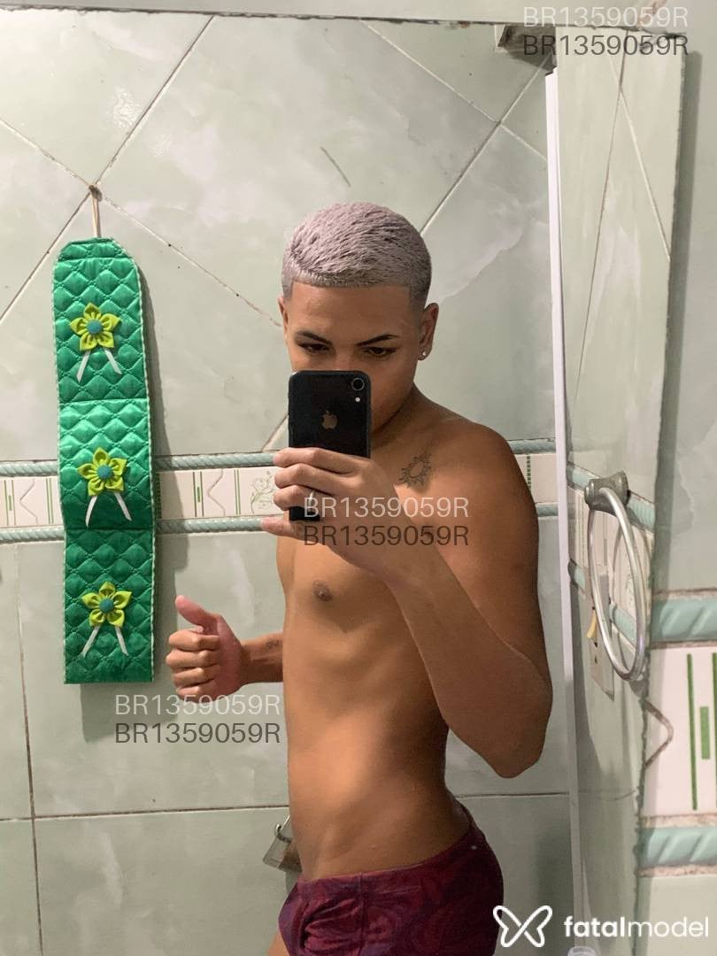 Acompanhante homem com cabelo castanho de olhos castanhos em Juiz de Fora Acompanhante homem com cabelo castanho de olhos castanhos em Juiz de Fora - Yure Martins