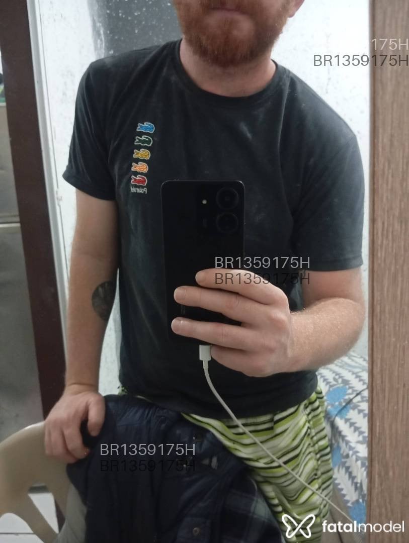 Acompanhante homem ruiva (o) de olhos azuis - Wellyton