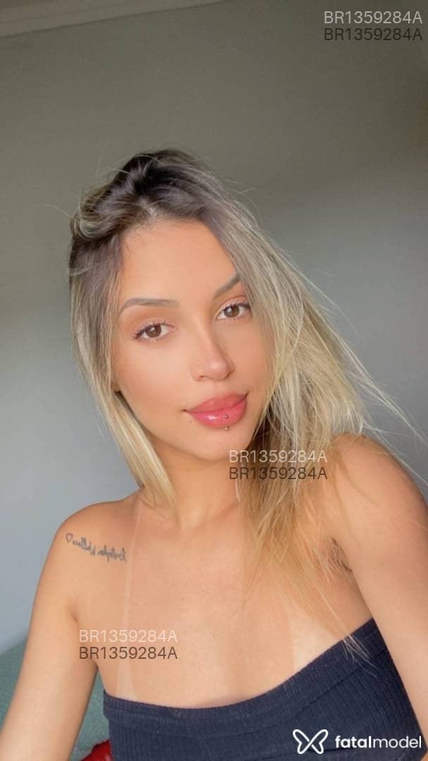 Acompanhante mulher loira (o) de olhos castanhos em Sorriso - Laís Rocha
