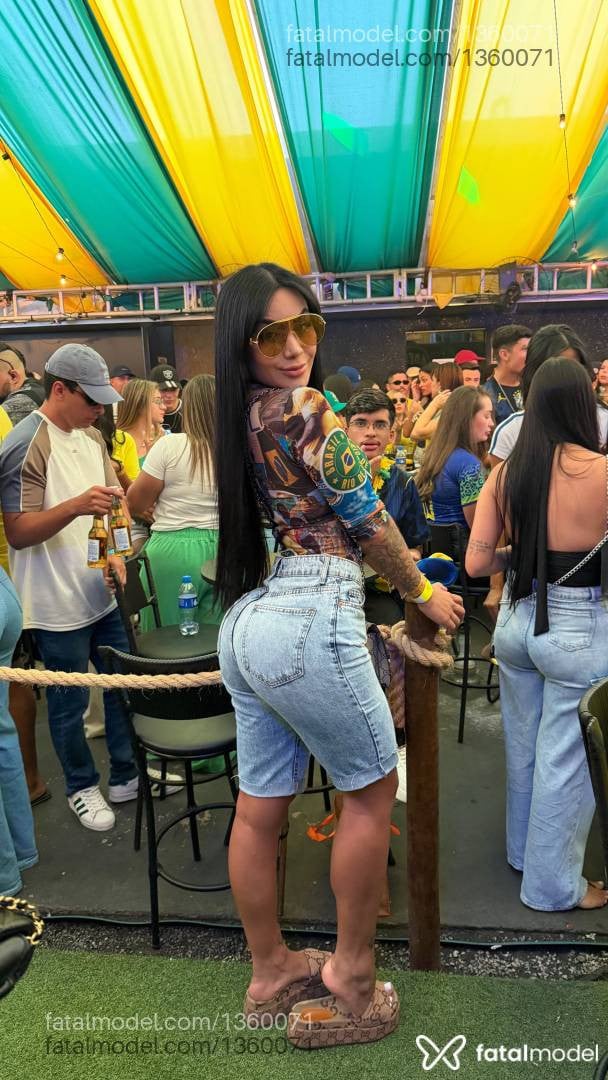 Acompanhante mulher morena (o) de olhos castanhos - Thay Duarte Acompanhante mulher morena (o) de olhos castanhos - Thay Duarte