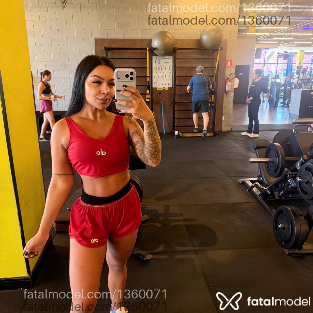 Acompanhante mulher morena (o) de olhos castanhos - Thay Duarte