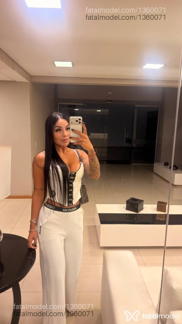 Acompanhante mulher morena (o) de olhos castanhos - Thay Duarte