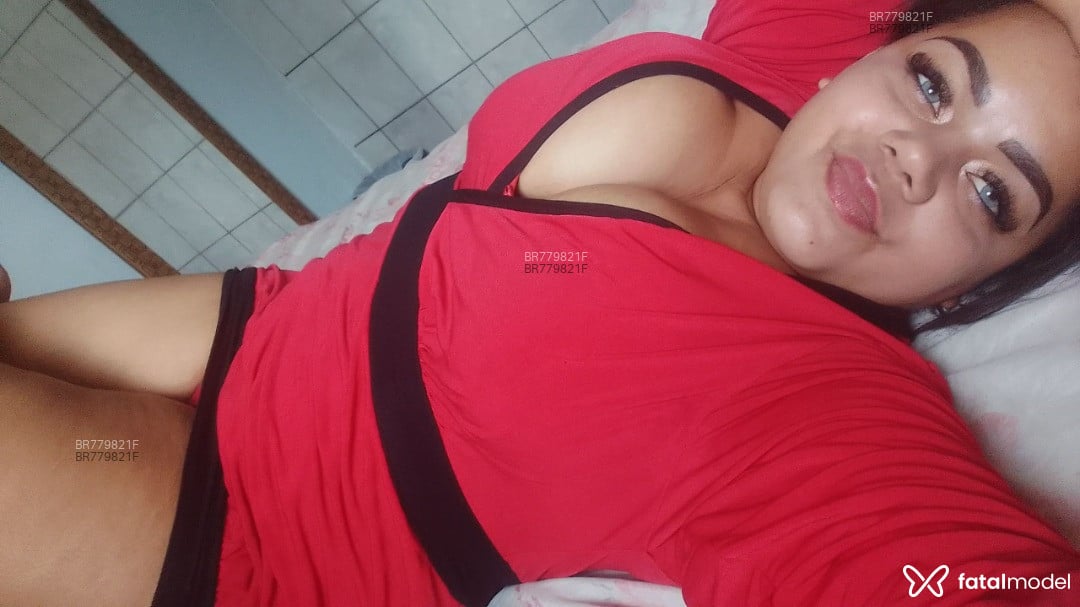 Acompanhante mulher com cabelo castanho de olhos verdes em Atibaia - Sofia